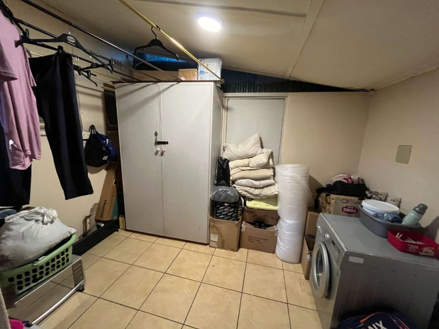 5 Bedroom Property for Sale in Die Rand Northern Cape